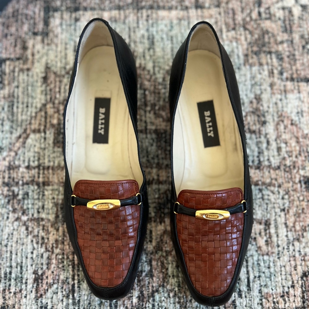 Vintage woven leather Bally flats